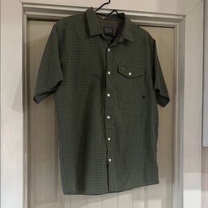 Mountain Hardwear Green Short Sleeve Shirt